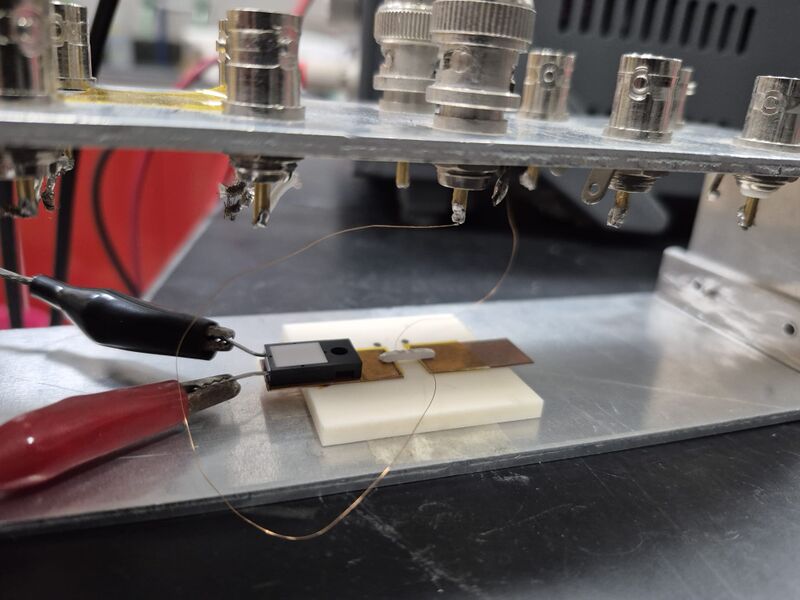 File:Experimental setup of the sample final.jpg